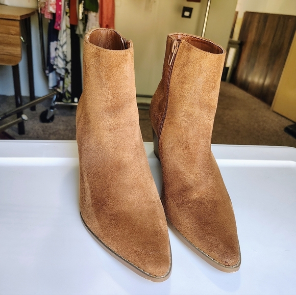 Lulu's x Matisse spirit Fawn Suede Pointed Toe Ankle Booties Women's 8M. - Picture 4 of 17